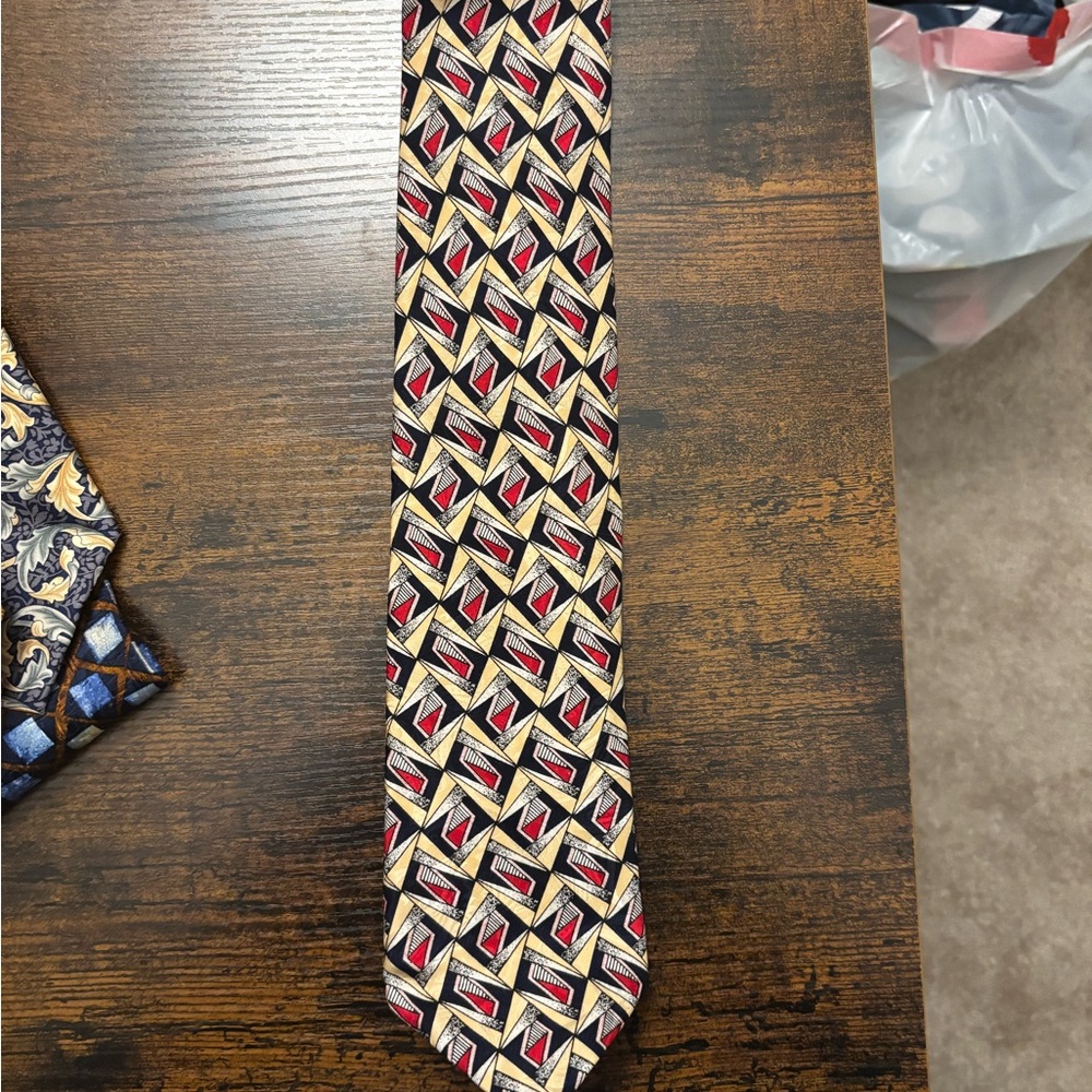 Bold Red and Black Geometric Tie